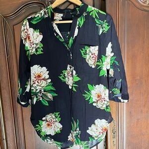 Floral Black and Green Women's Top size medium